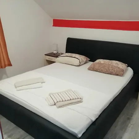Apartament Petra Vrsi