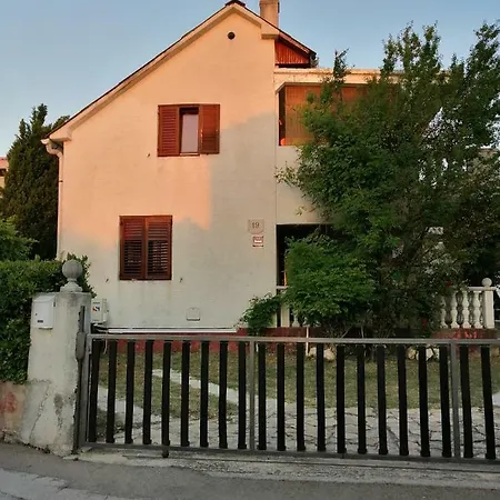 Petra Apartment Vrsi