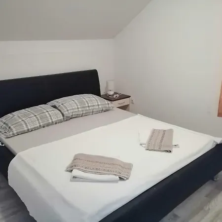 Apartament Petra Vrsi