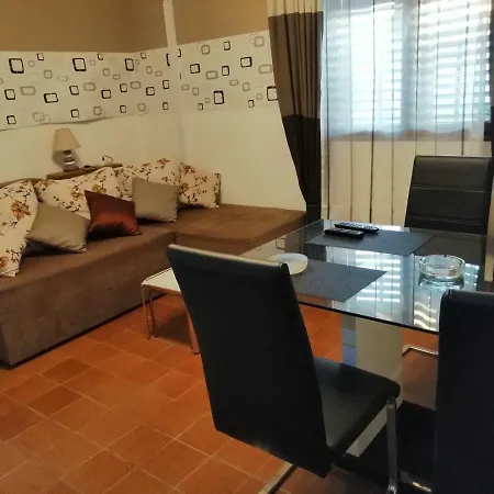 Petra Apartment *