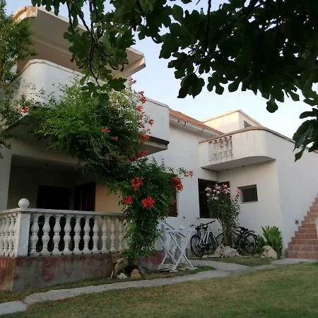 Petra Apartment *